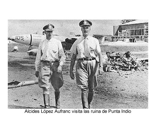 Alcides López Aufranc visita las ruina de Punta Indio